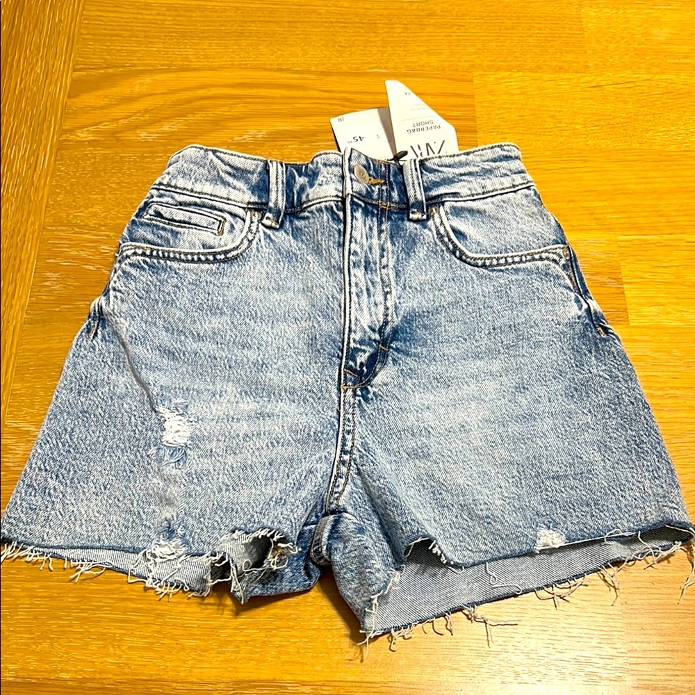 Zara Shorts Jeans Denim Blue Distressed Women Shorts jeans size 2 NEW - Picture 2 of 15
